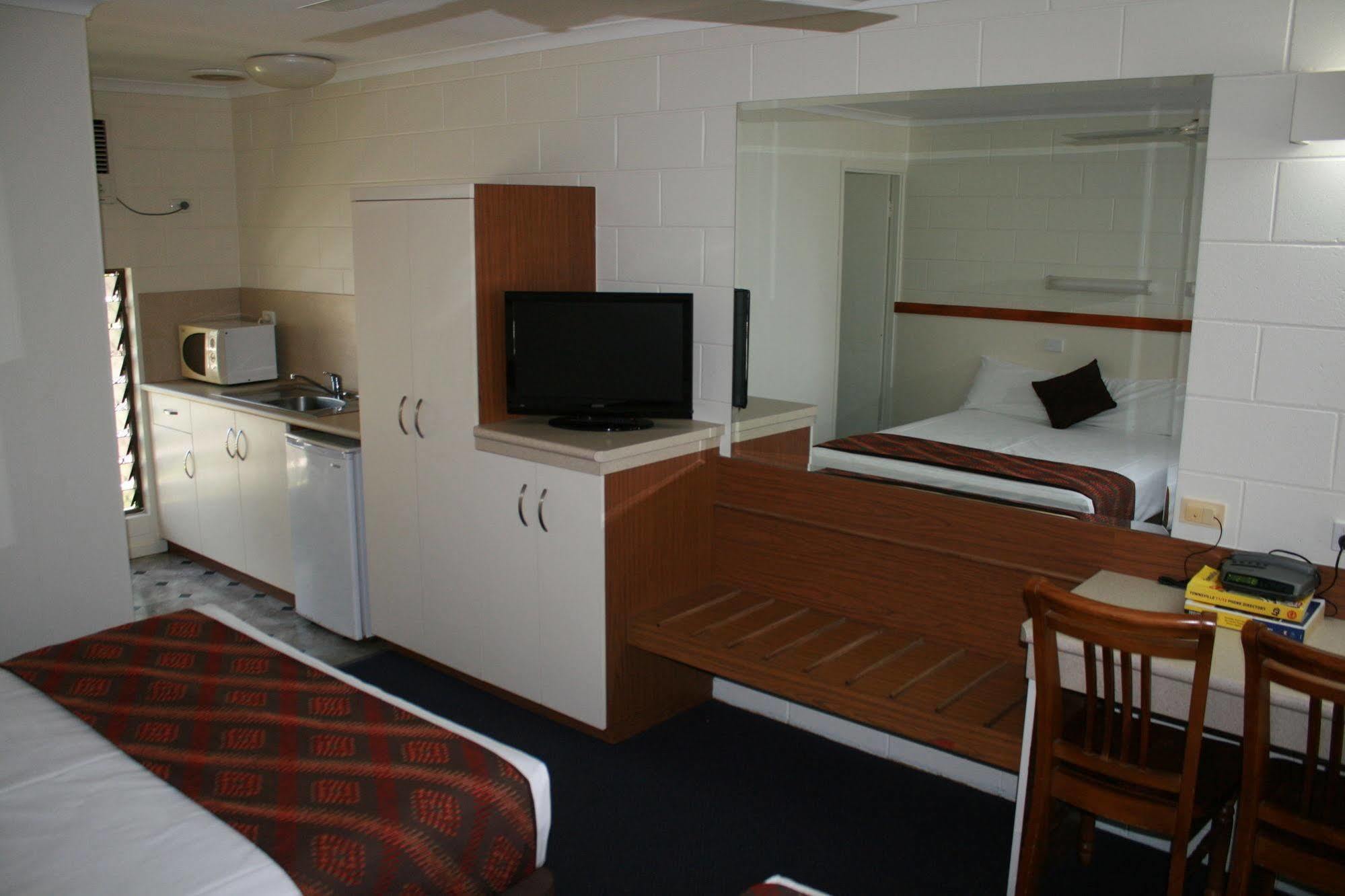 טאונסביל Billabong Lodge Motel מראה חיצוני תמונה